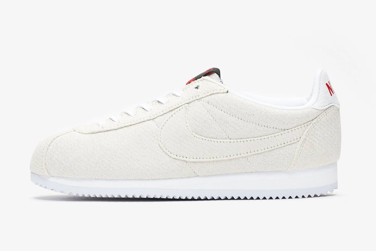 Nike stranger things for sale clearance